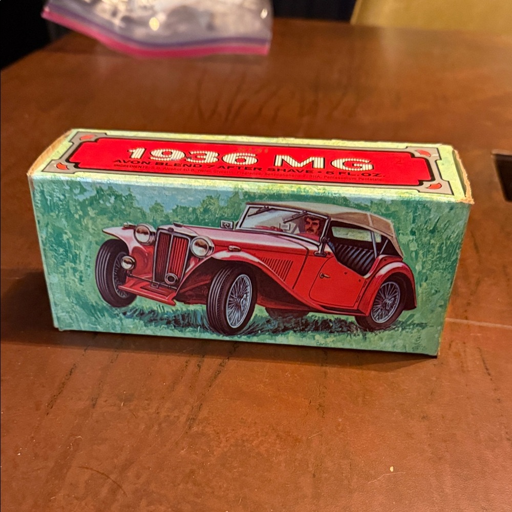 Vintage ( Empty ) Avon After shave box